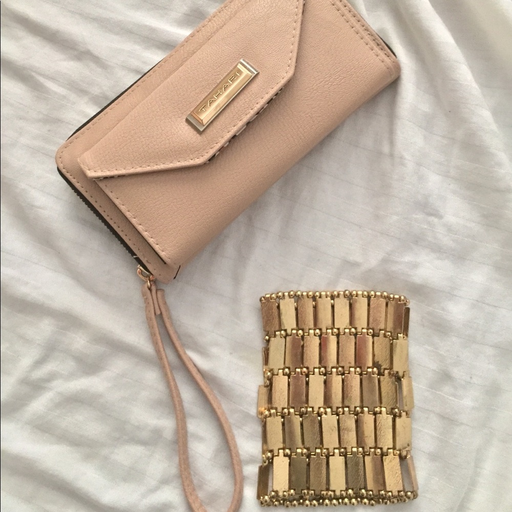 Chunky gold gladiator bracelet